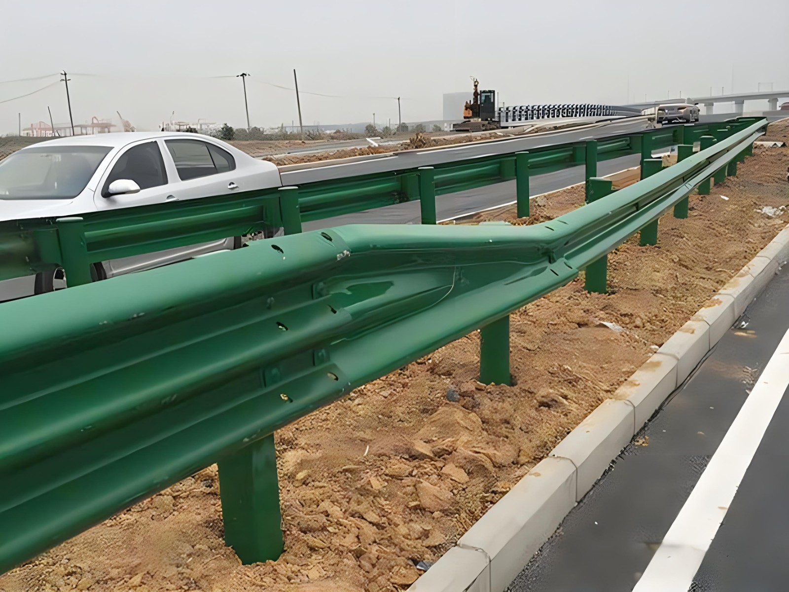 大连高速波形护栏板日常维护方案确保道路安全新举措